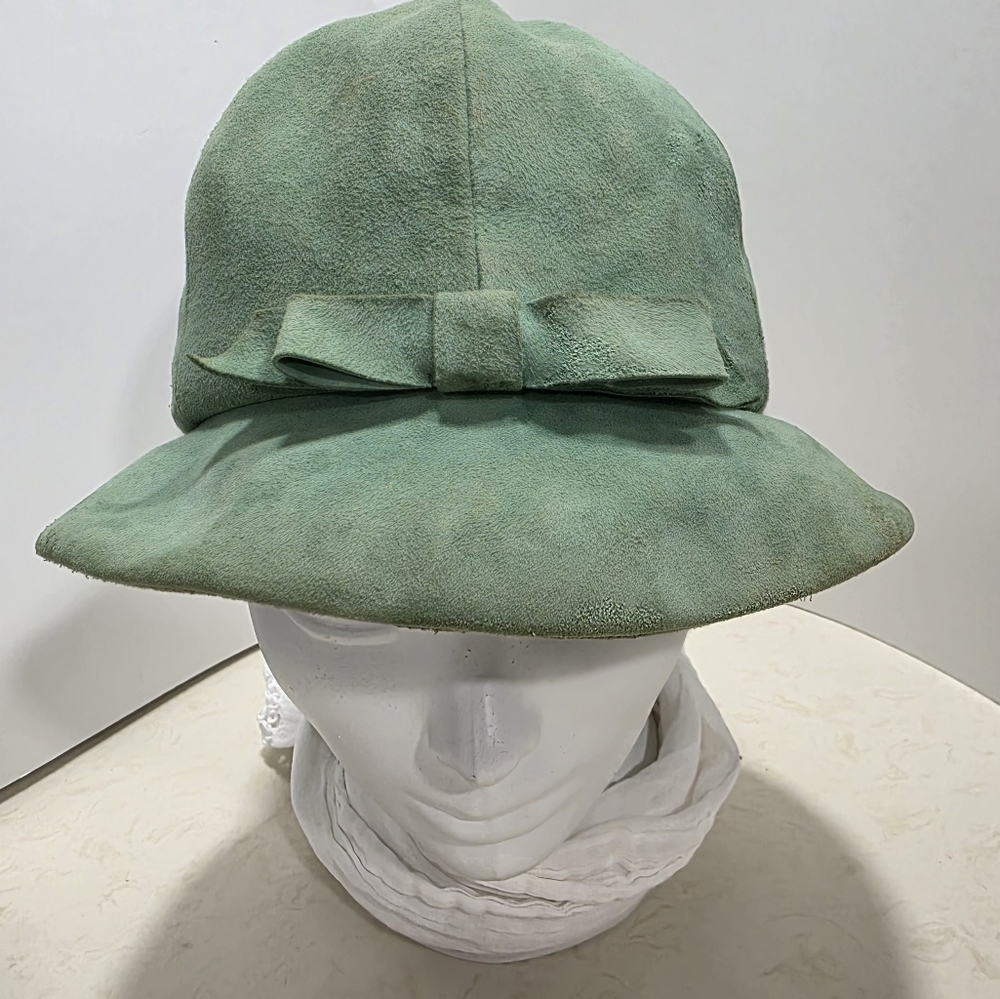 Franklin Simon Vintage Green Suede Women's Hat with Bow